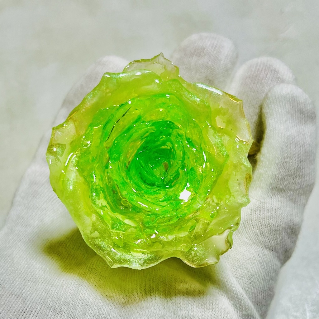 薔薇のブローチ