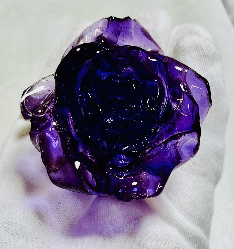 薔薇のブローチ