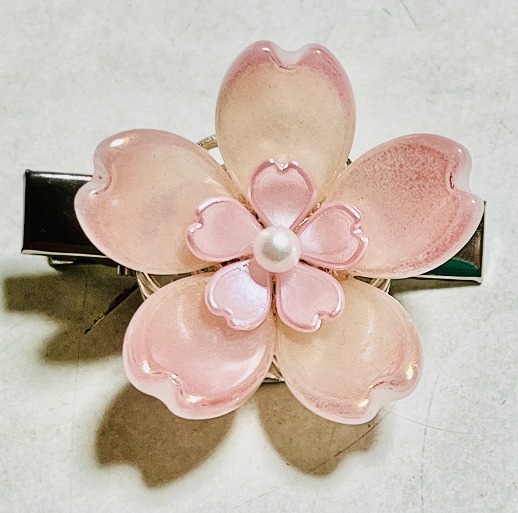 桜のブローチ（ベビーピンク）