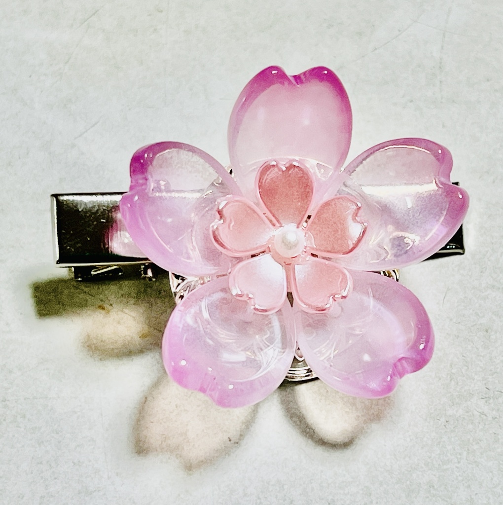 桜のブローチ（桜色）