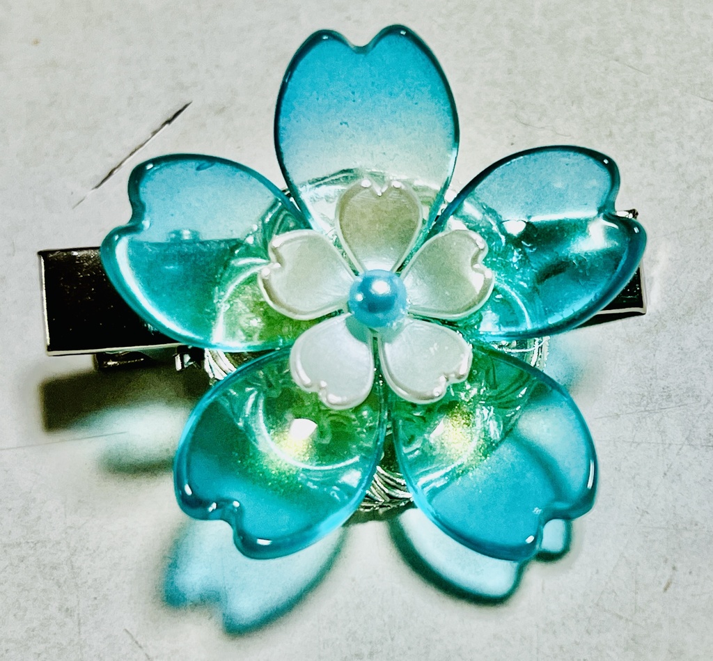 桜のブローチ（ターコイズブルー2）