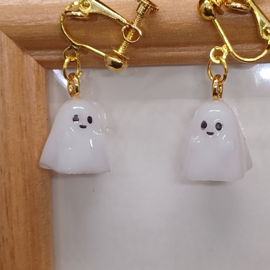 おばけのゆらゆらイヤリング