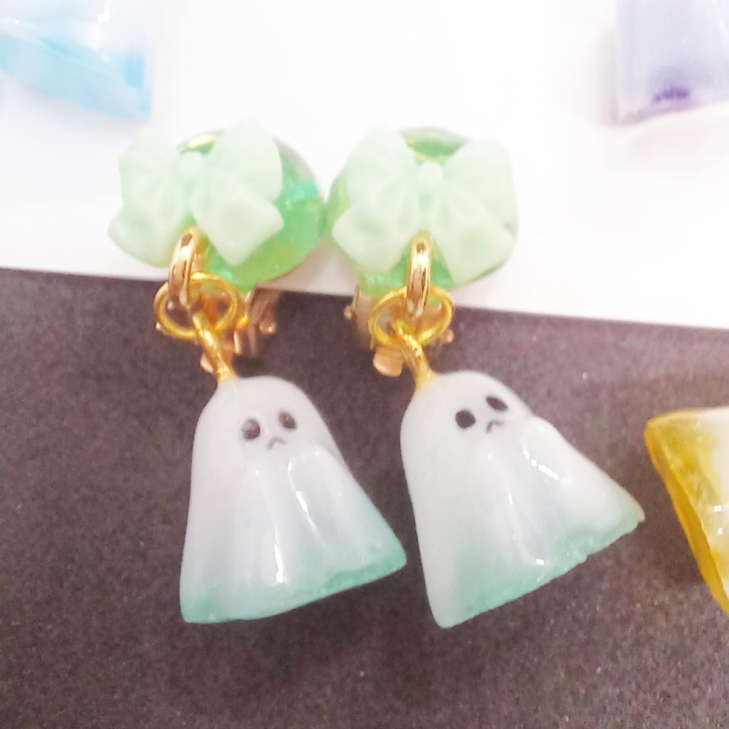 ゆらゆらおばけのイヤリングB