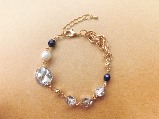 オクタゴンガラスとチェコビーズのブレスレット