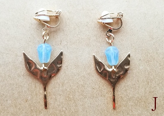 ★カラーバリエ増★一輪チューリップのイヤリング(カラーバリエーション有)