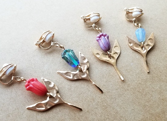 ★カラーバリエ増★一輪チューリップのイヤリング(カラーバリエーション有)