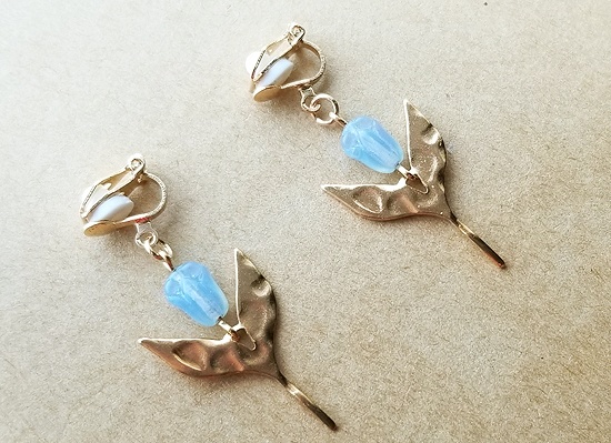 ★カラーバリエ増★一輪チューリップのイヤリング(カラーバリエーション有)