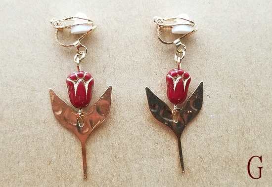 ★カラーバリエ増★一輪チューリップのイヤリング(カラーバリエーション有)