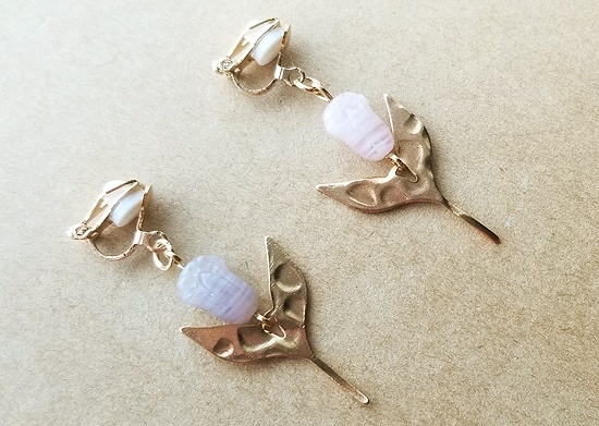 ★カラーバリエ増★一輪チューリップのイヤリング(カラーバリエーション有)