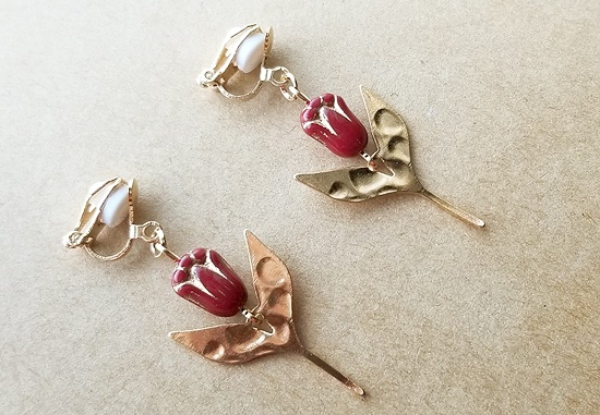 ★カラーバリエ増★一輪チューリップのイヤリング(カラーバリエーション有)