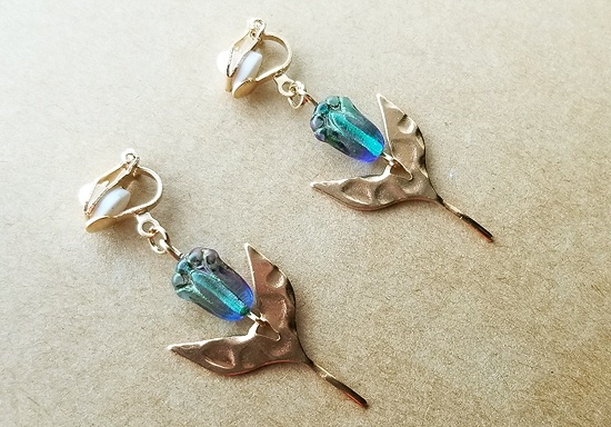 ★カラーバリエ増★一輪チューリップのイヤリング(カラーバリエーション有)