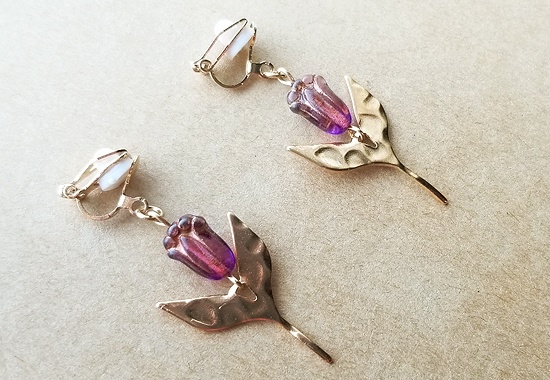 ★カラーバリエ増★一輪チューリップのイヤリング(カラーバリエーション有)