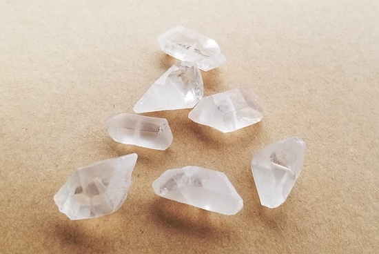 ダブルポイントクリスタルのチョーカーネックレス