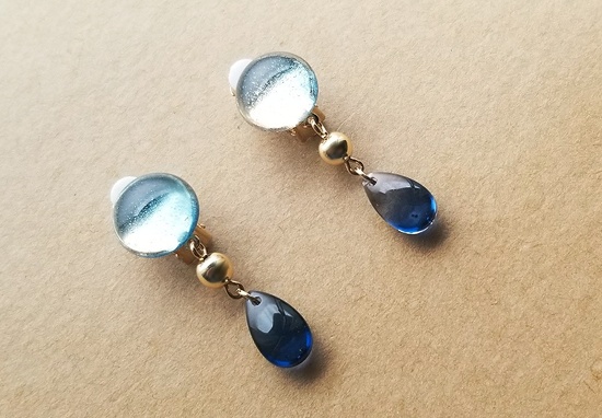 ブルーグラデーションのイヤリング(B)