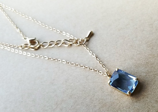 ブルーグラデーションのネックレス(B)