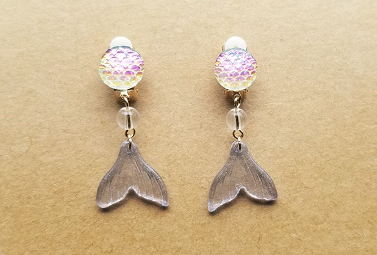 ガラスのフィッシュテールイヤリング（C）