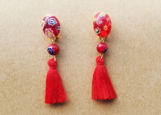 ミルフィオリカボションのイヤリング（赤）