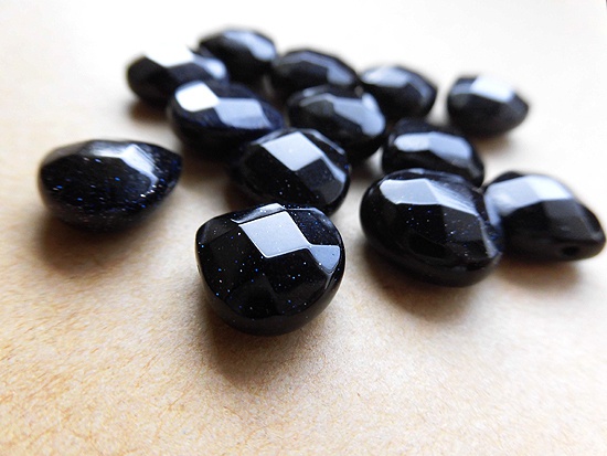 ブルーサンドストーンのシンプルネックレス