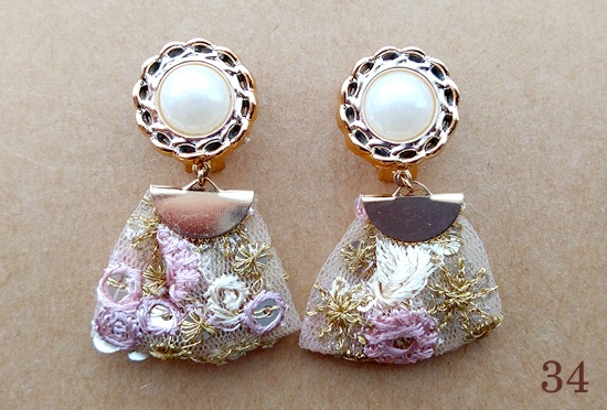 (25/09/09追加)インド刺繍リボンタッセルのイヤリング(バリエーション有)