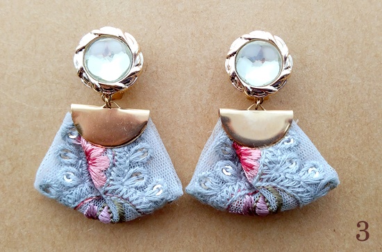 (25/09/09追加)インド刺繍リボンタッセルのイヤリング(バリエーション有)