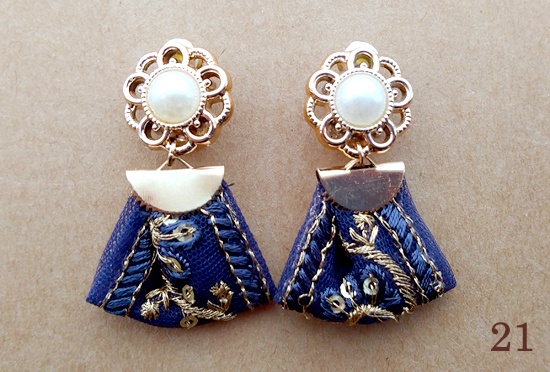 (25/09/09追加)インド刺繍リボンタッセルのイヤリング(バリエーション有)