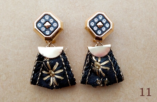 (25/09/09追加)インド刺繍リボンタッセルのイヤリング(バリエーション有)