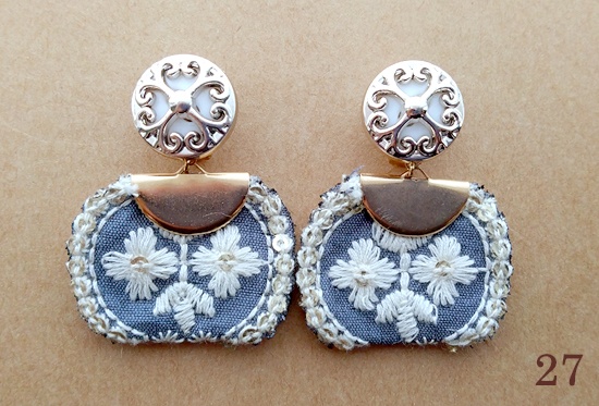 (25/09/09追加)インド刺繍リボンタッセルのイヤリング(バリエーション有)