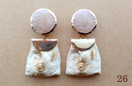 (25/09/09追加)インド刺繍リボンタッセルのイヤリング(バリエーション有)