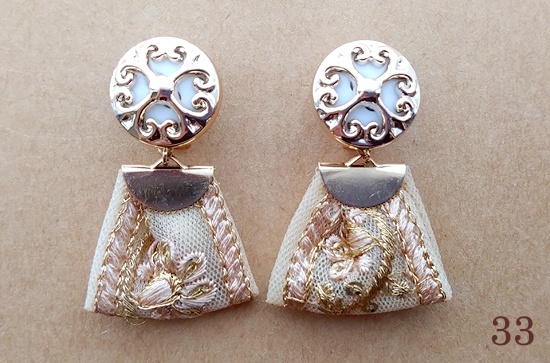 (25/09/09追加)インド刺繍リボンタッセルのイヤリング(バリエーション有)