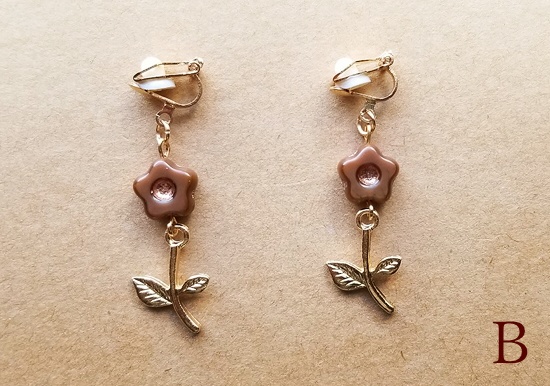 レトロフラワーの一輪イヤリング(バリエーション有)