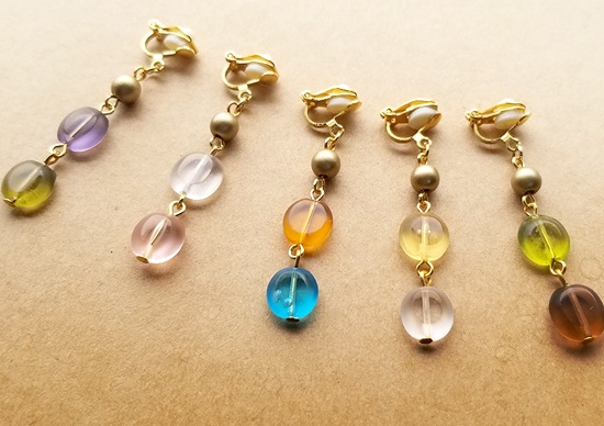 テーブルカットチェコビーズのイヤリング（バリエーション有）