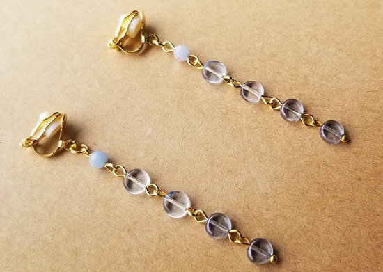 チェコガラスと天然石のグラデーションカラーイヤリング(ブルーカラージェイド)