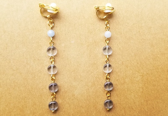 チェコガラスと天然石のグラデーションカラーイヤリング（ブルーカラージェイド）