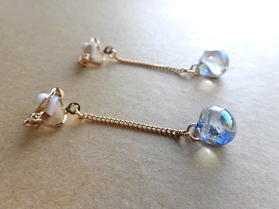 かすみ草のイヤリング