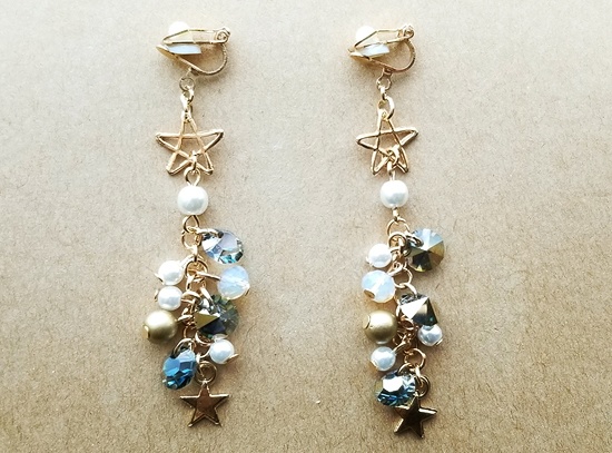 星のシャワーのイヤリング