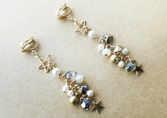 星のシャワーのイヤリング