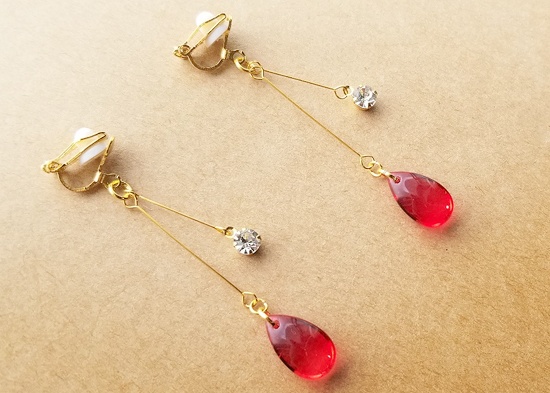 滴るドロップガラスのイヤリング(赤)