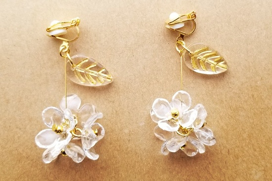 氷の花のブーケイヤリング