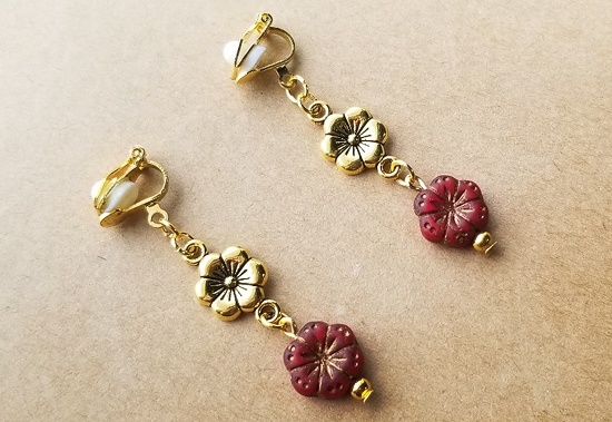 チェコ&メタルフラワーのイヤリング(バリエーション有)