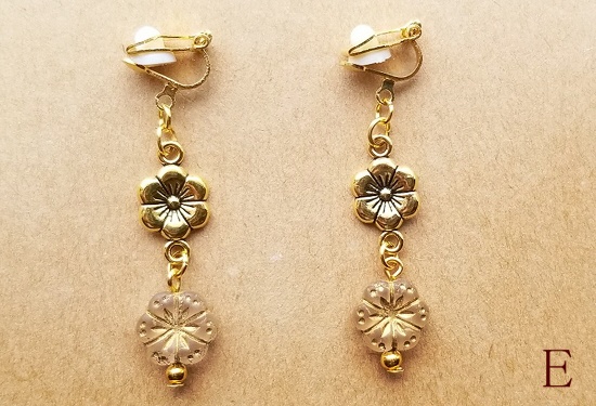 チェコ&メタルフラワーのイヤリング(バリエーション有)