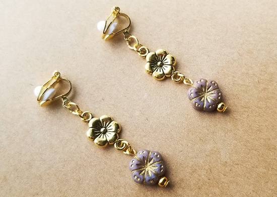 チェコ&メタルフラワーのイヤリング(バリエーション有)