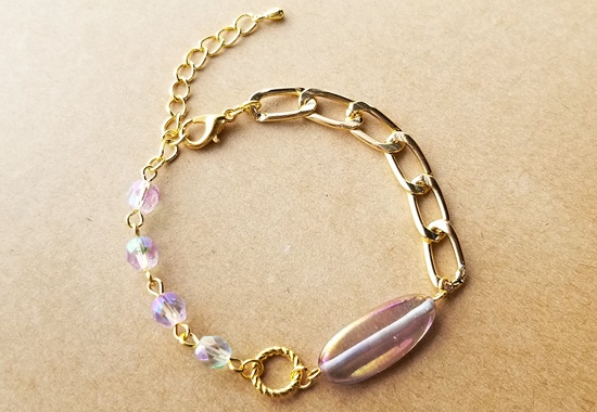 オーロラガラスのチェーンブレスレット（モーヴパープル）