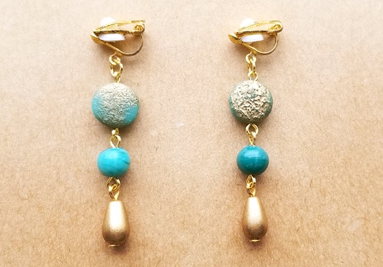 ヴィンテージビーズとチェコビーズのイヤリング（ラウンドA）