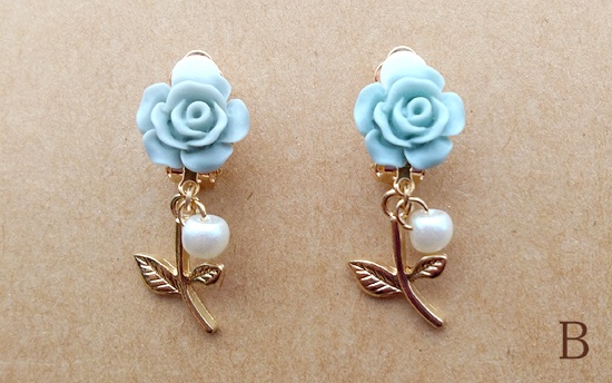 ミニバラと雫のイヤリング(バリエーション有)