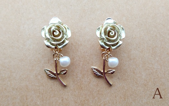 ミニバラと雫のイヤリング(バリエーション有)