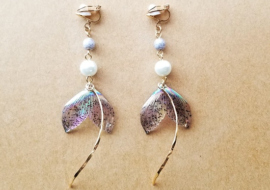 ※デザイン変更※尾鰭と流線のイヤリング