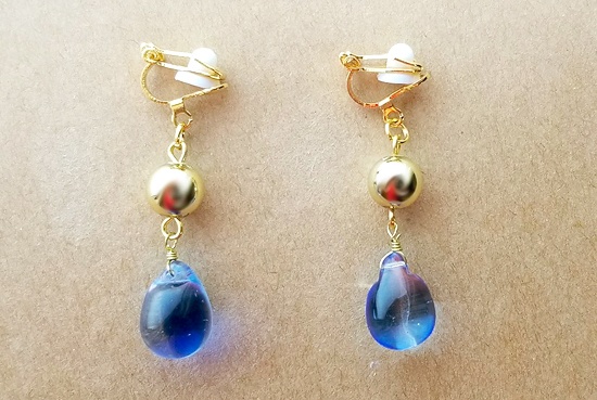 大粒チェコドロップのイヤリング