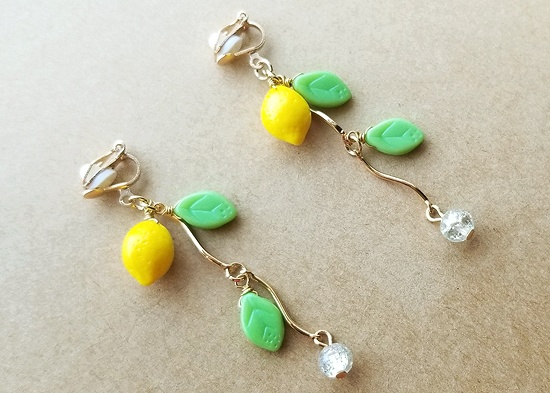 ガラスのくだものイヤリング(レモン)