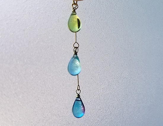 チェコドロップビーズの雨垂れイヤリング(パープルミックス)