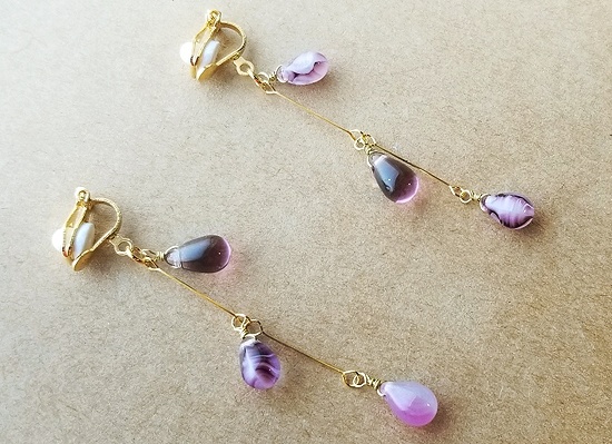 チェコドロップビーズの雨垂れイヤリング(パープルミックス)
